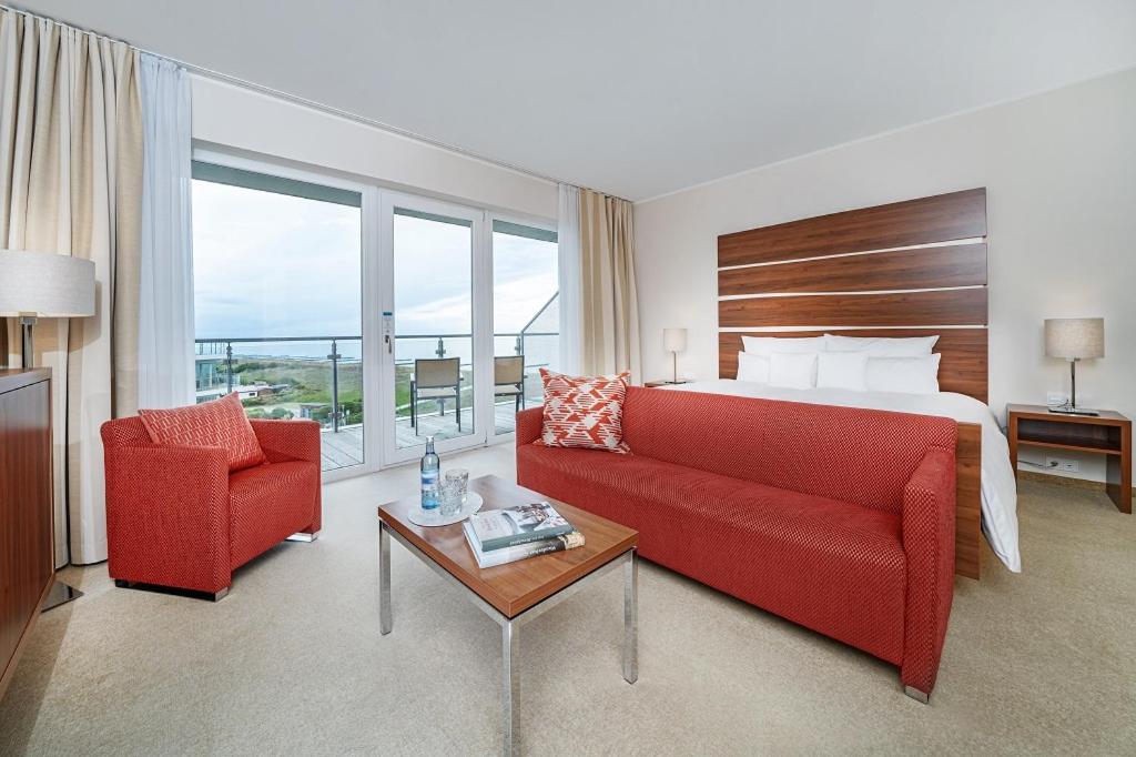 Ein Sitzbereich in der Unterkunft THE GRAND Ahrenshoop
