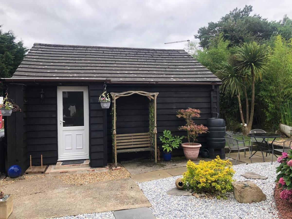 Self catering private annex near Ferndown - Housity