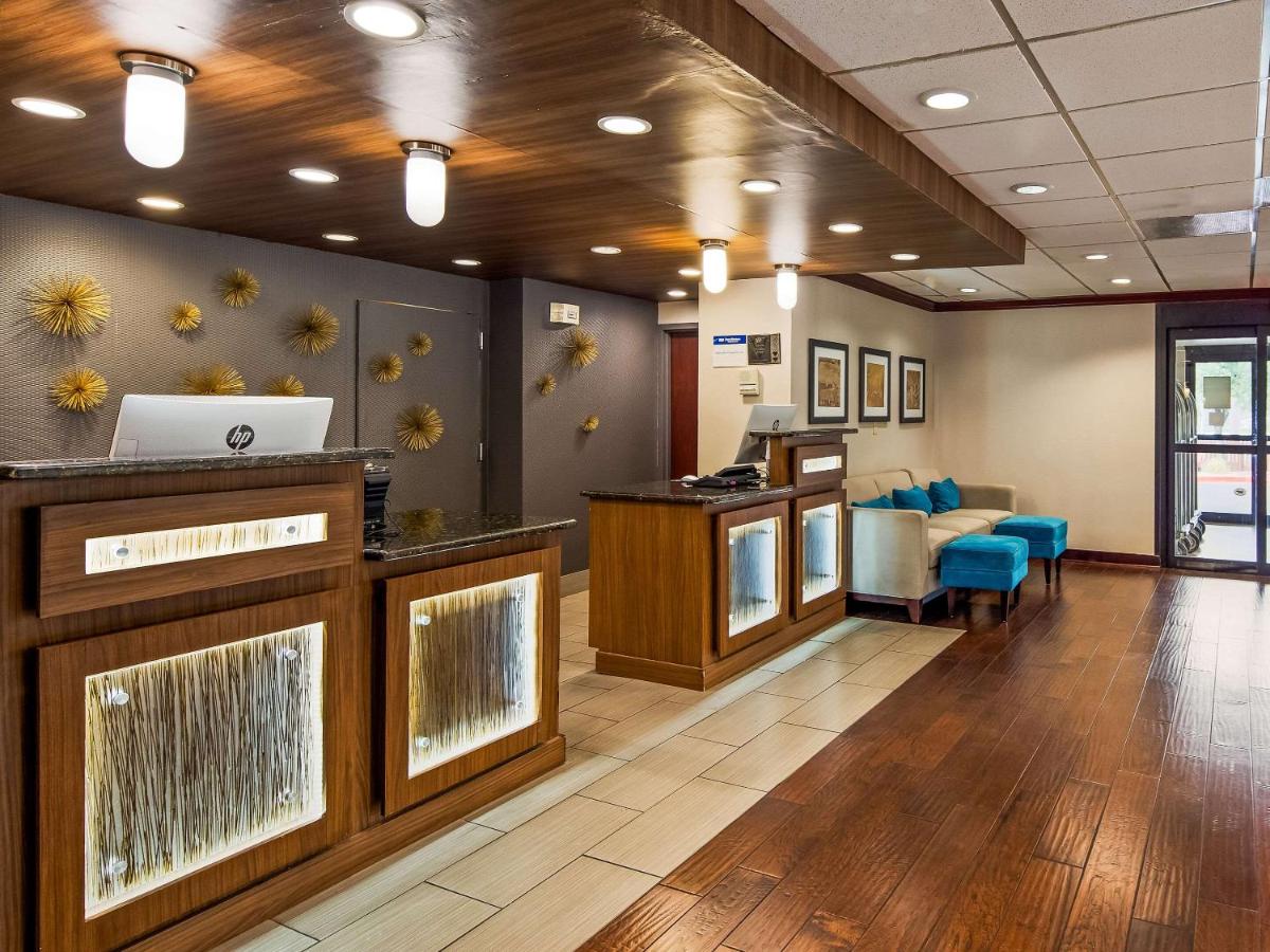 Clarion Pointe near Medical Center - Housity