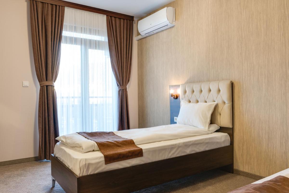 Family Hotel LILIUM - Housity