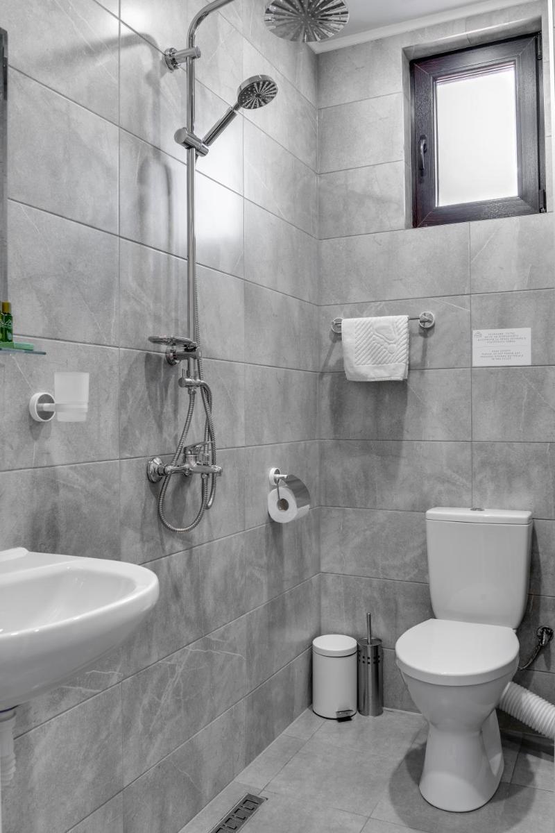 Family Hotel LILIUM - Housity