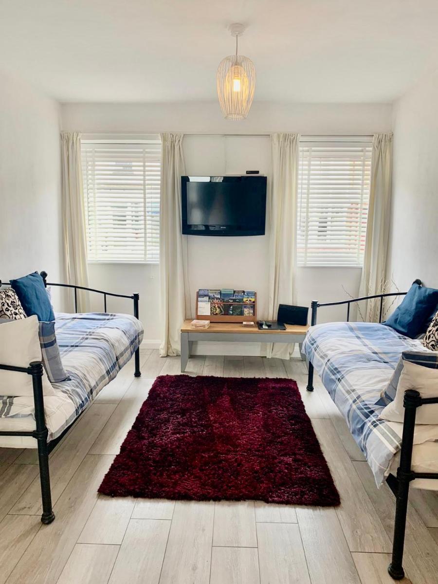 Towan Beach Holiday Flat - Housity