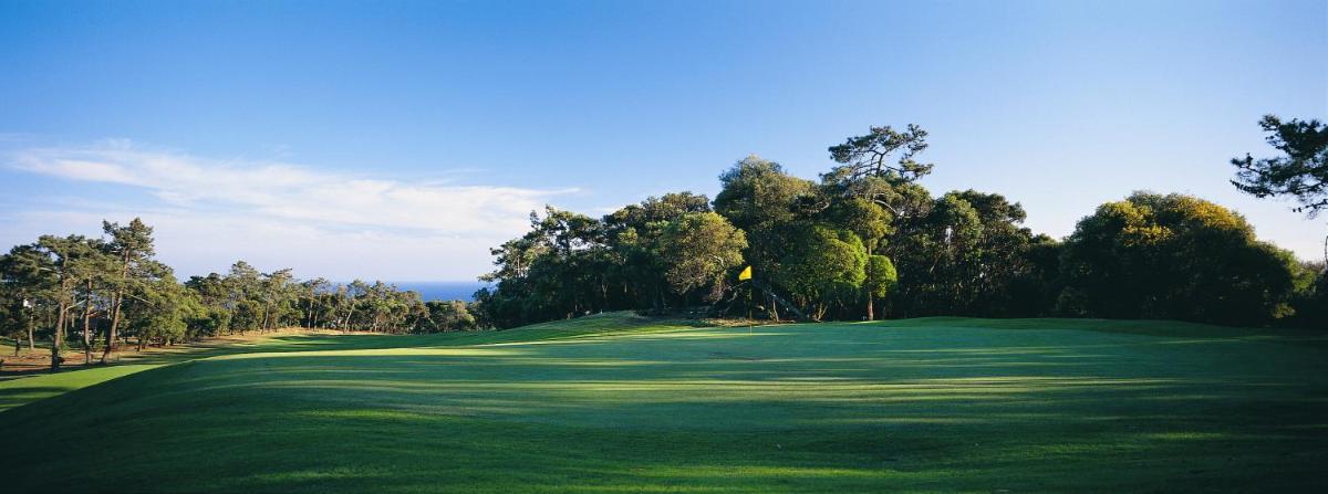 As comodidades de golfe no hotel ou nas proximidades