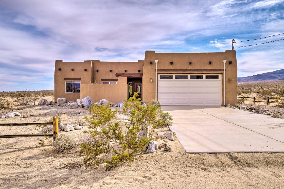 Borrego Springs Stargazing Home with Mtn Views - Housity