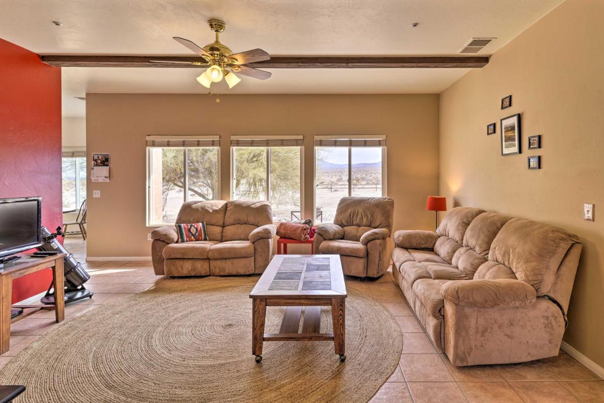 Borrego Springs Stargazing Home with Mtn Views - Housity