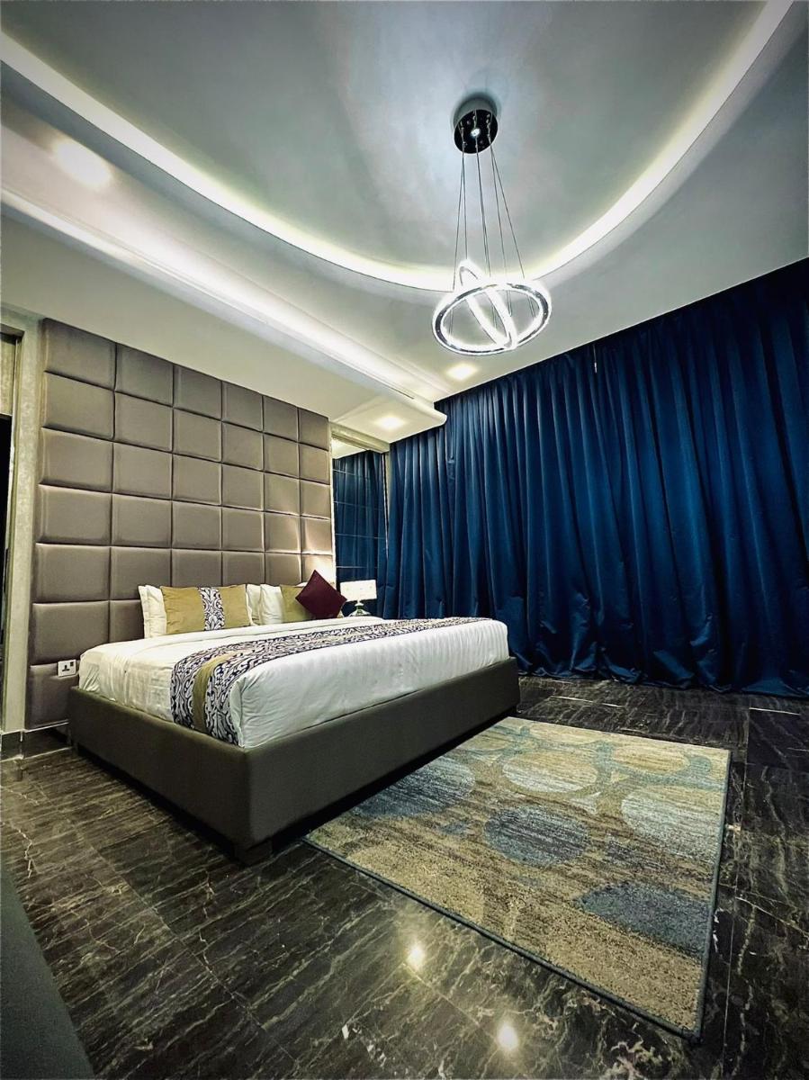 Blaire Executive Suites - Housity