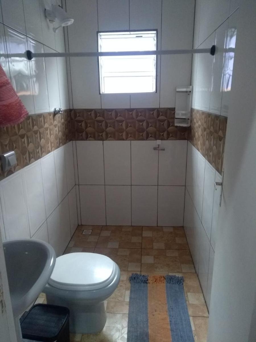 Quarto cozinha Banheiro ar condicionado ambiente familiar 700 metros da praia - Housity