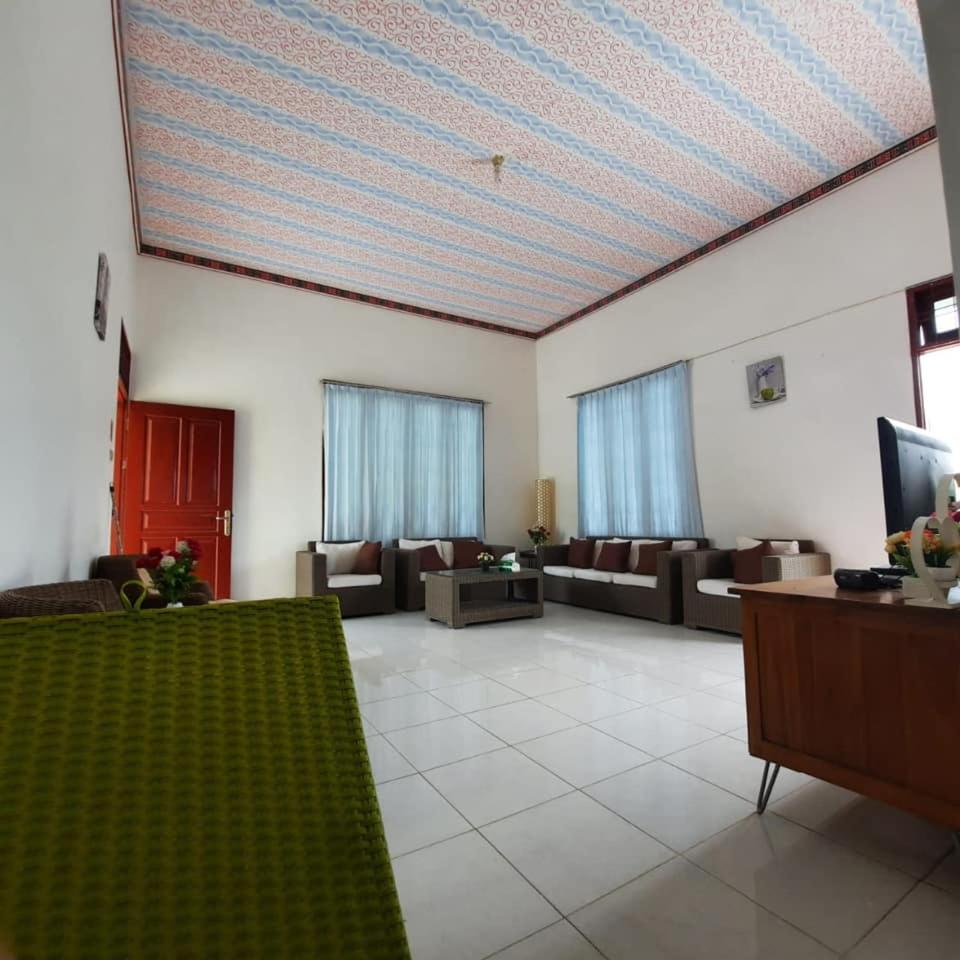 Blesshomestay Samosir - Housity