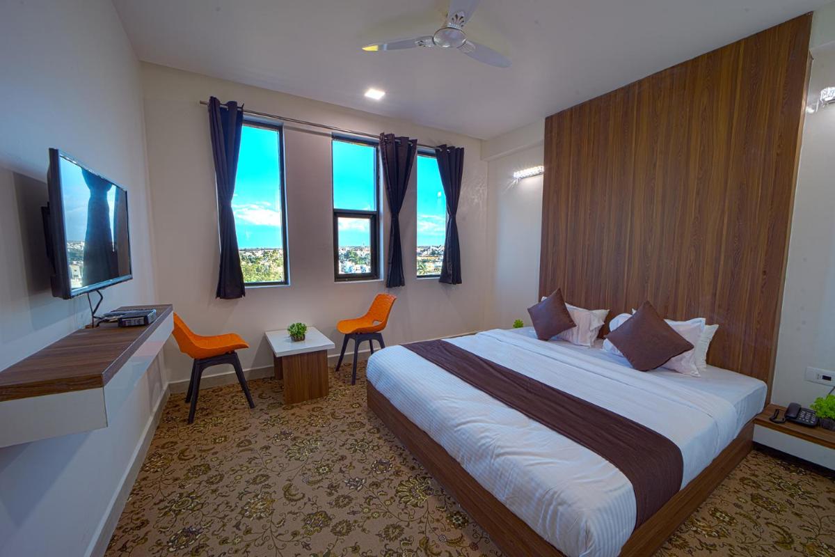 Hotel Jurkis, Kolhapur - Housity