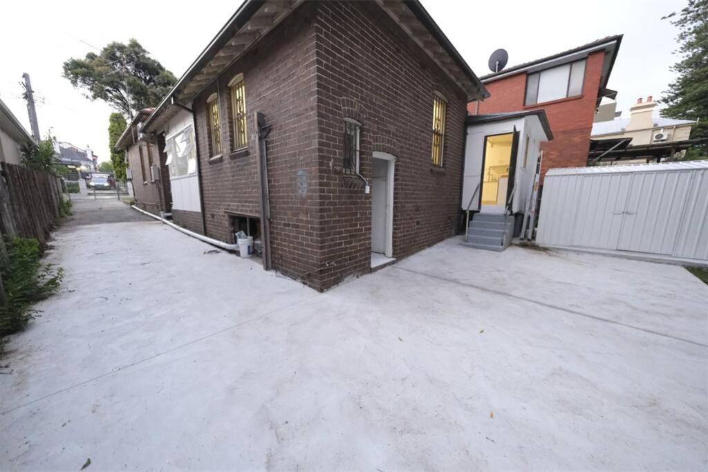 Sydney Burwood 5 Bed with 4 Bath FREE Netflix WIFI - Housity
