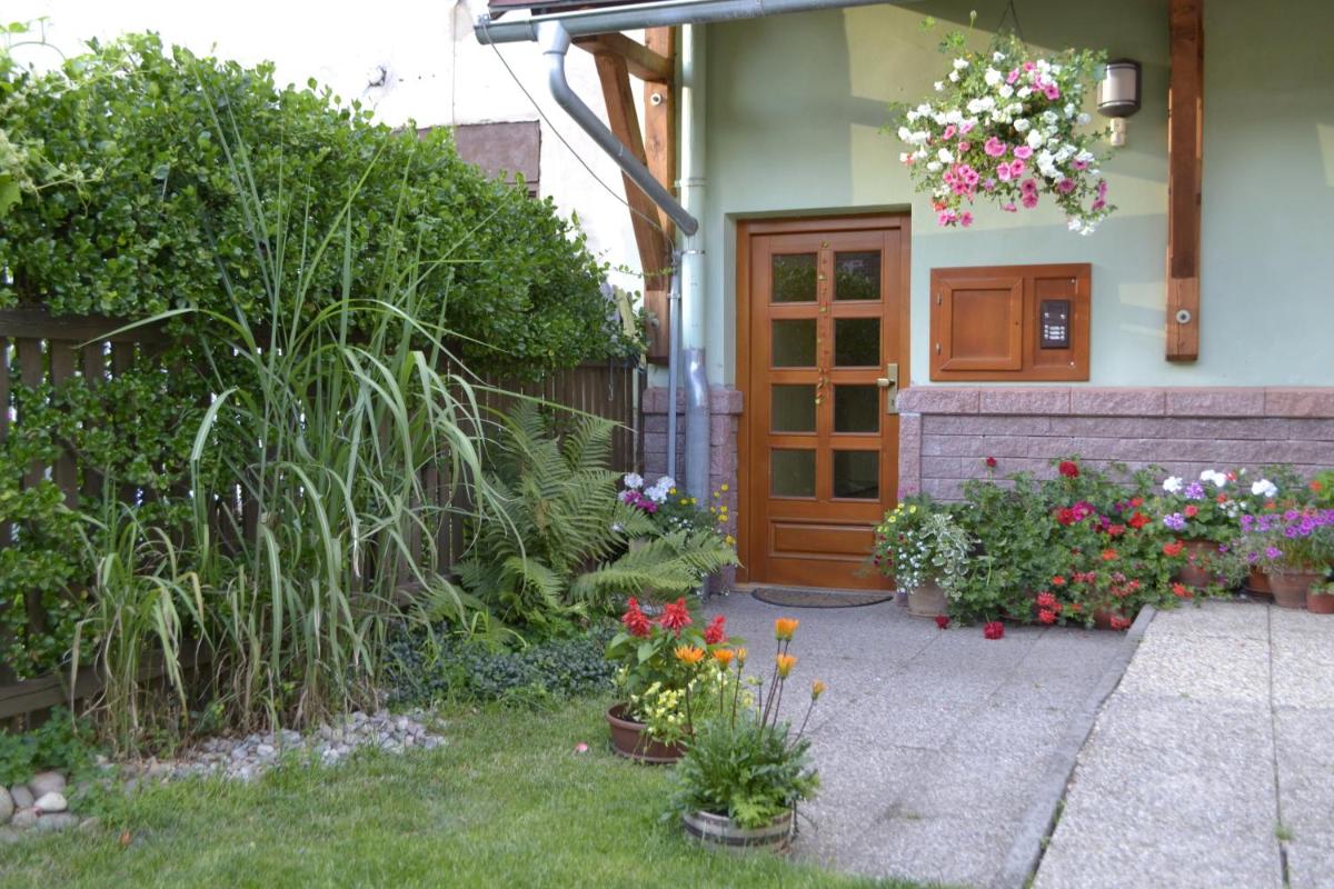 Apartmán Náměstí Hostinné - Housity