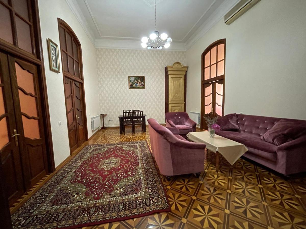 Suitetrails - Nizami Street Apartment