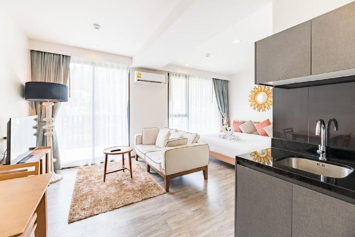 Patong Luxury Condo Seaview Pool ,Walk to beach - Housity