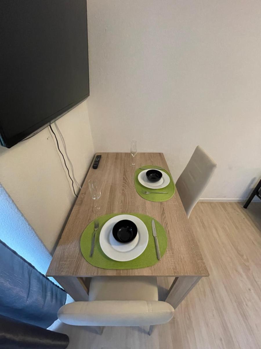 Schönes Appartement+Wifi, DolceGusto+TV, nahe Uni - Housity