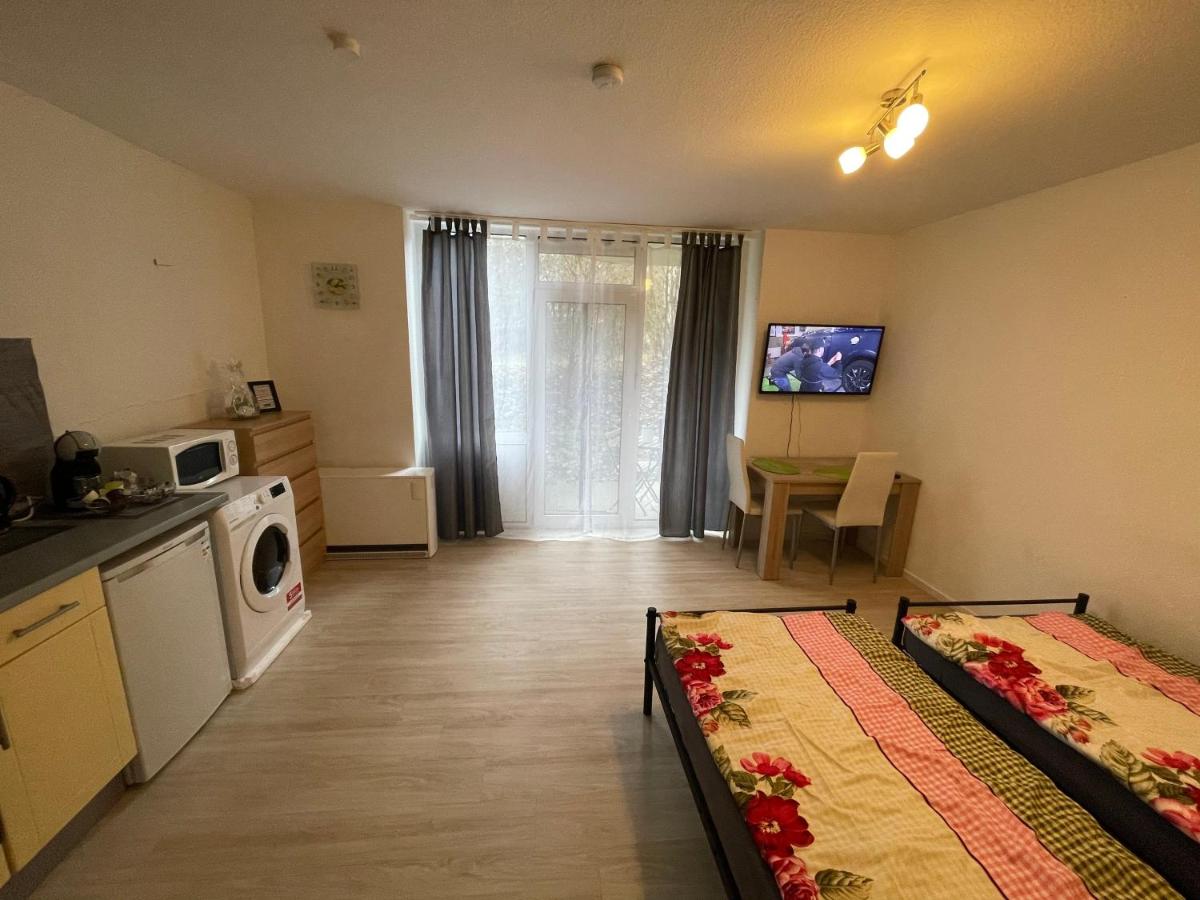 Schönes Appartement+Wifi, DolceGusto+TV, nahe Uni - Housity