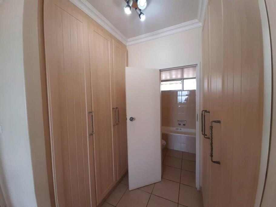 Suitetrails - Santana 904 beachfront apartment. Beautiful sea views