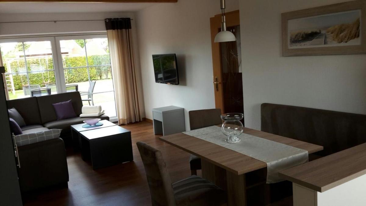 4 **** Ferienhaus Esens - Housity