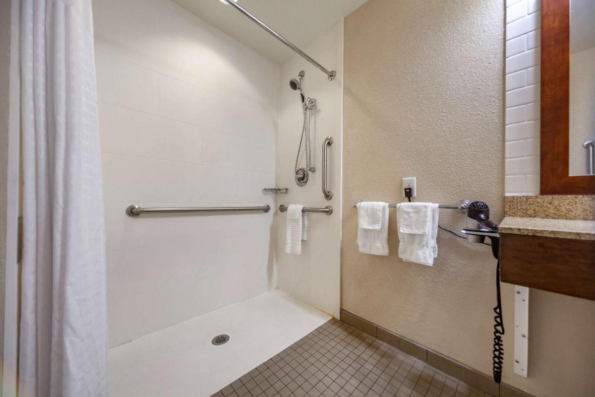 Comfort Inn & Suites Sidney I-80 - Housity