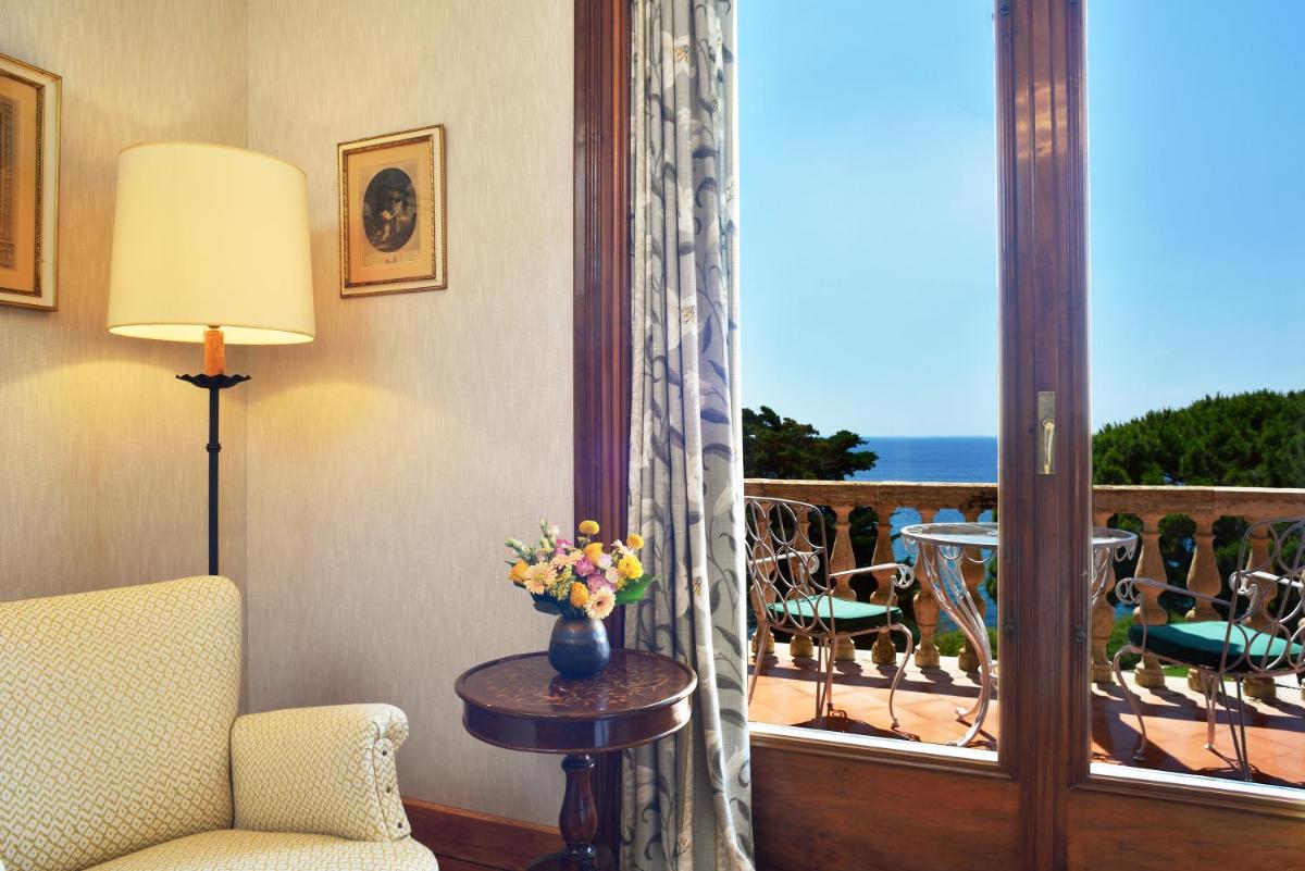 Un balcón o terraza de Hostal de la Gavina GL - The Leading Hotels of the World