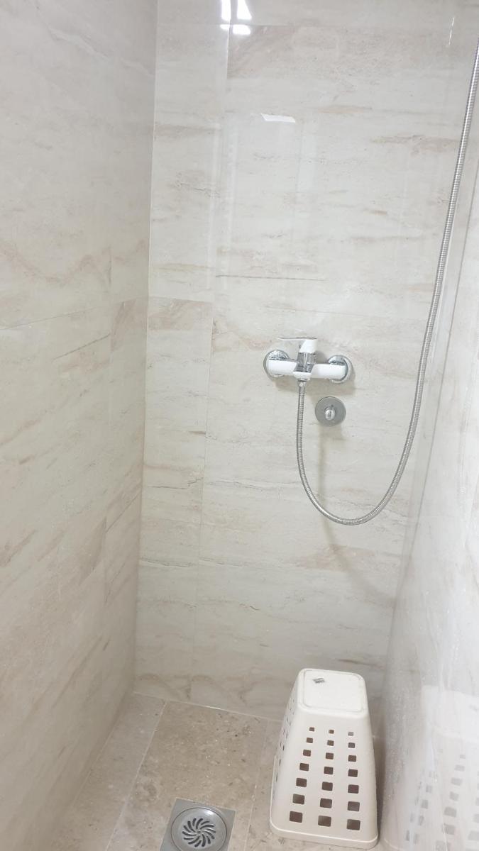Apartment 18 - Housity