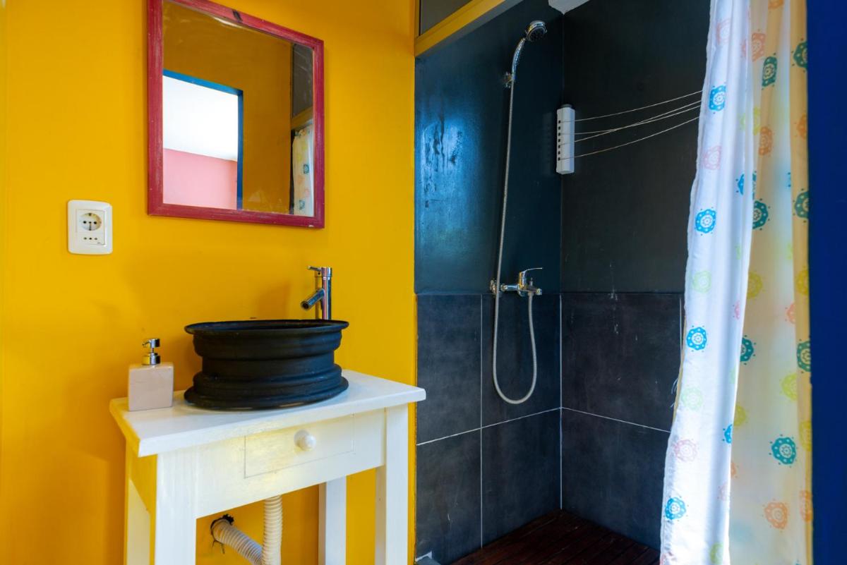 Del Barcito Hostel and Suites - Housity