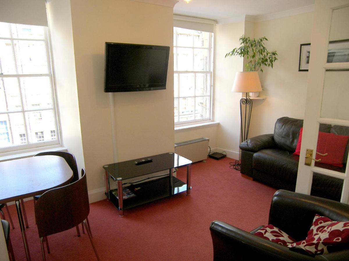 Royal Mile, Edinburgh - 2 Bedroom Apartment - Housity