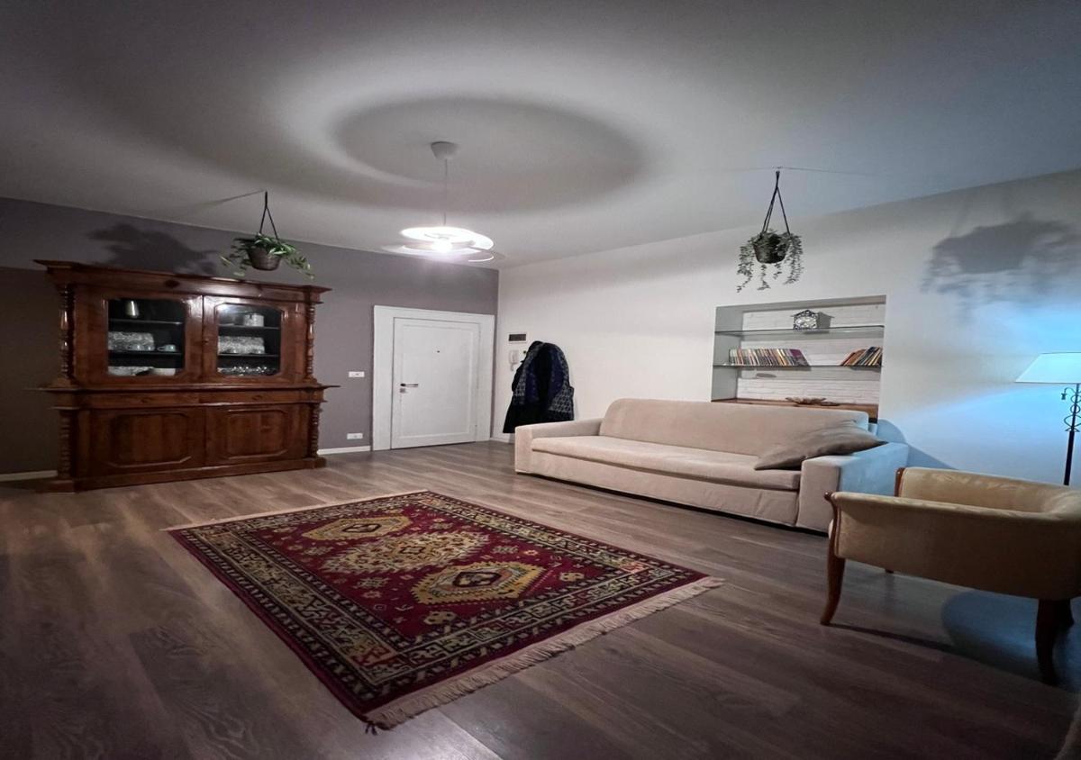 Monkey House Verona - Housity