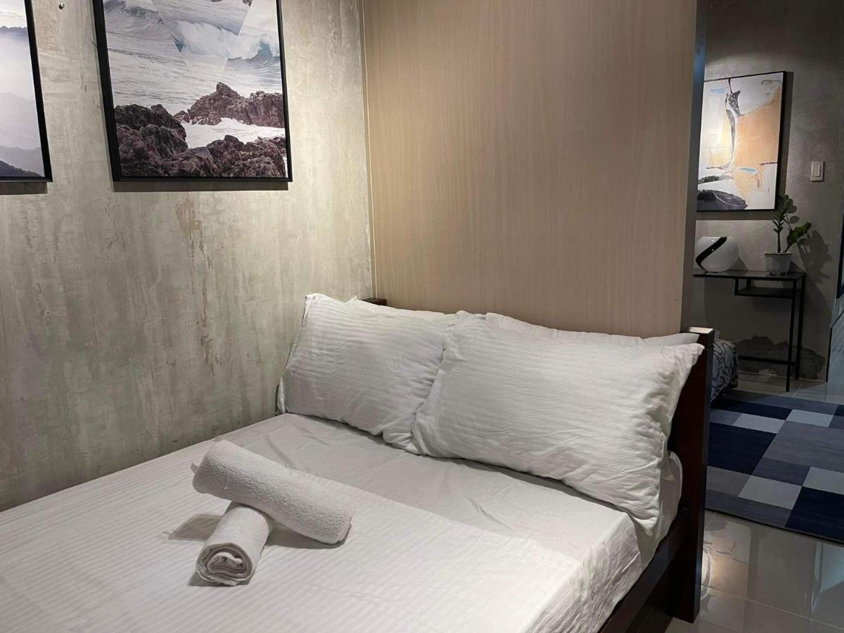 Suitetrails - Sea Residences MOA Arena, SMX 1BR free wifi & Netflix