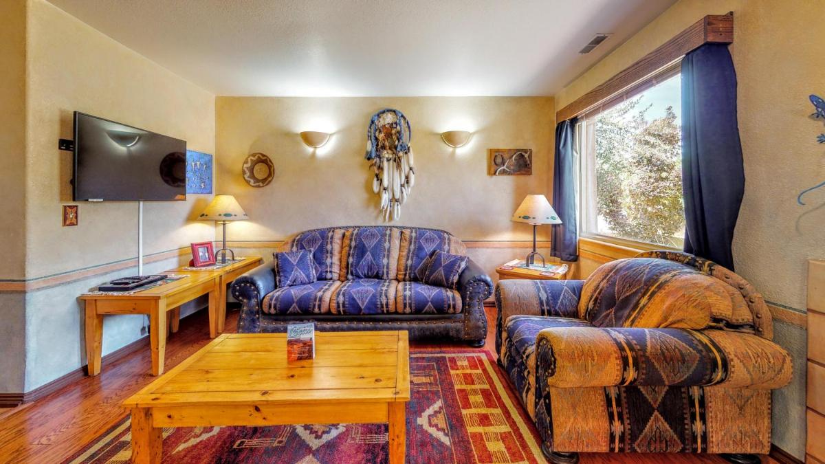 Petroglyph Place #3299 - Housity