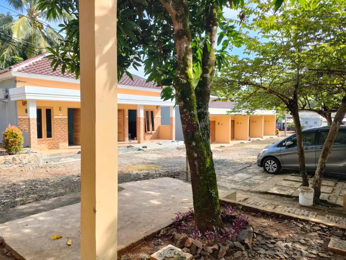 SETYA HOMESTAY TANJUNG LESUNG - Housity