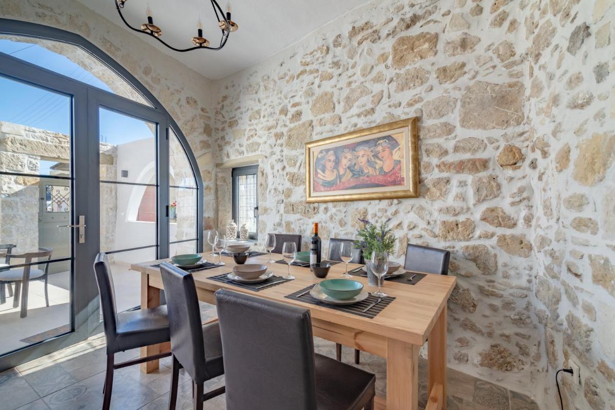 Stonehouse South Crete - Housity