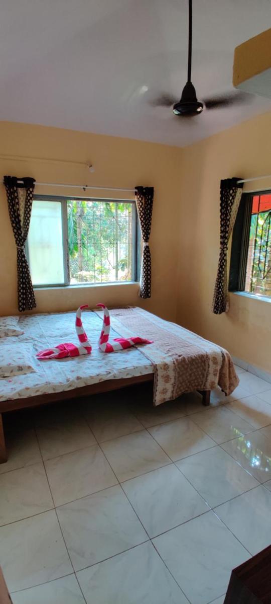 Suitetrails - Cheerful Villa at Chaul Alibag Near Revdanda and Nagav Beach