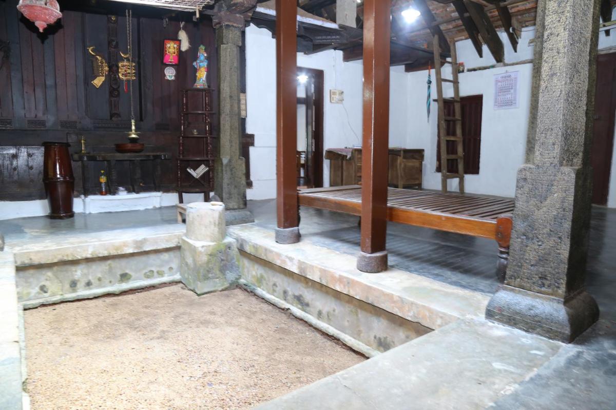 The Mana-Heritage stay - Chengazhimattam Mana - Housity