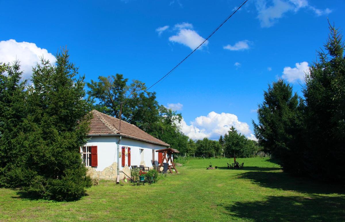Tiszai Fenyves Apartman - Housity