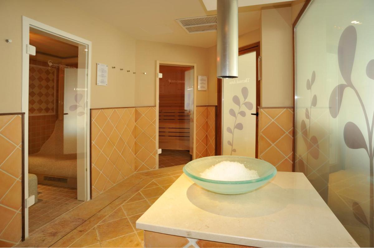 Un baño de Grupotel Los Príncipes & Spa