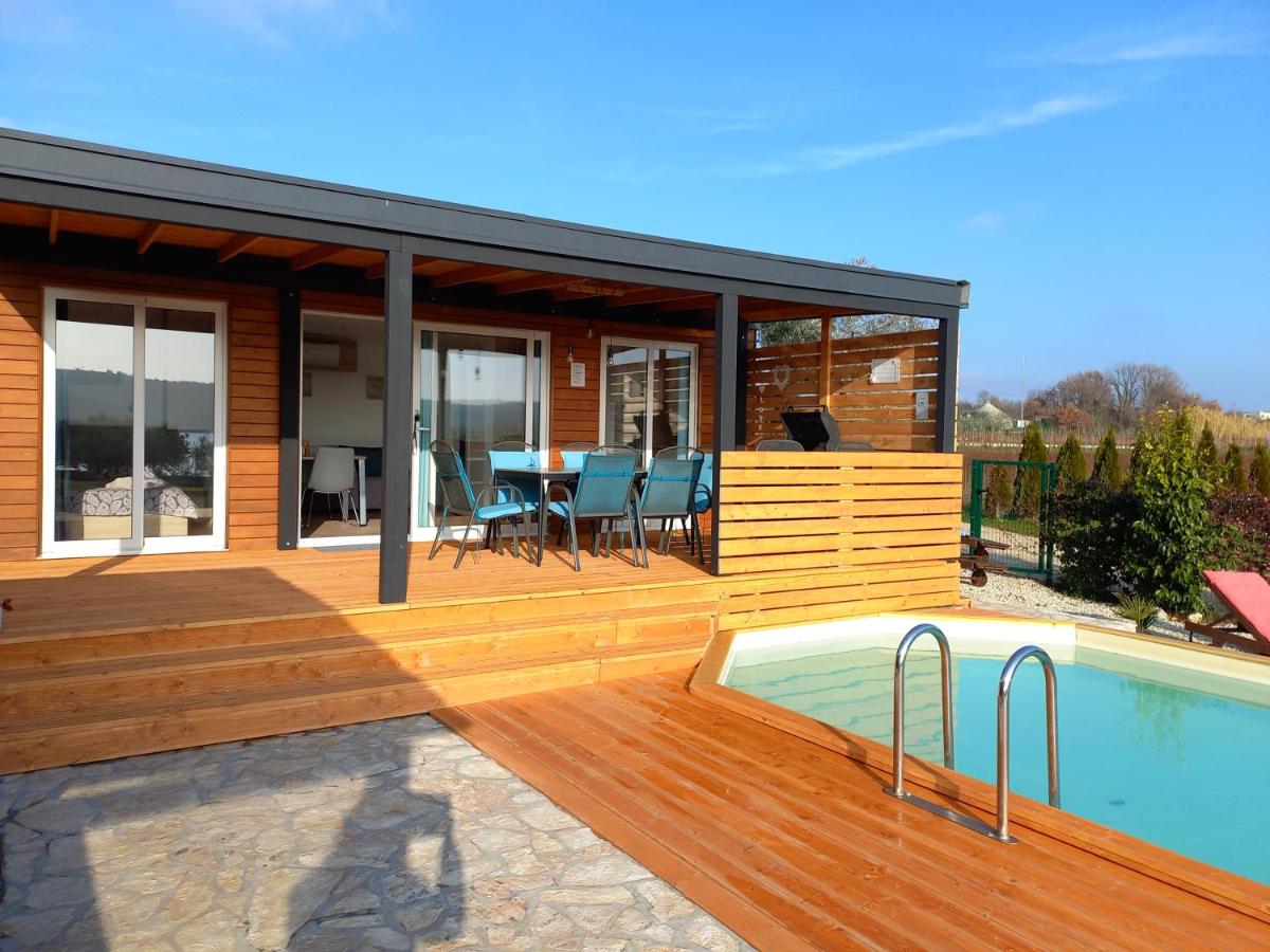Beach houses IVE & BETA with pool & jacuzzi in a olive grove, Pomer - Istria - Housity