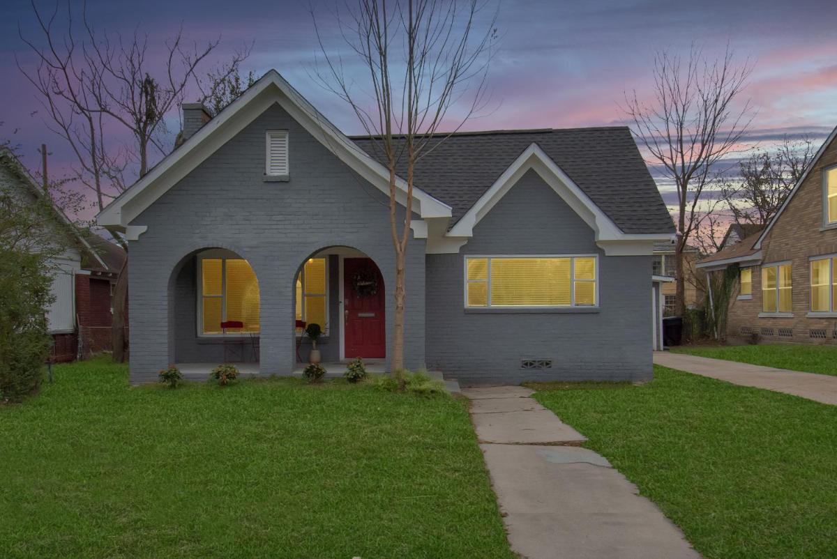 HEART BEAT ! Mid-town\Med Center\University Area sleeps 10 ! - Housity
