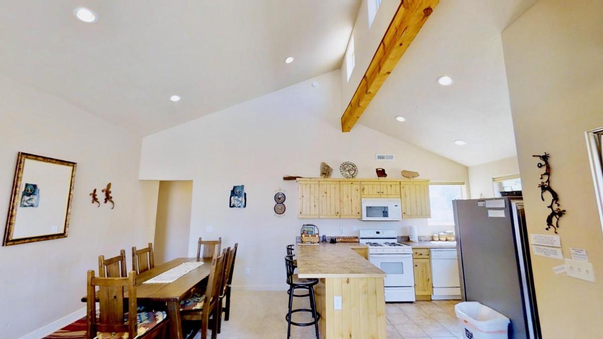 Krystal Kiva #K4 - Housity