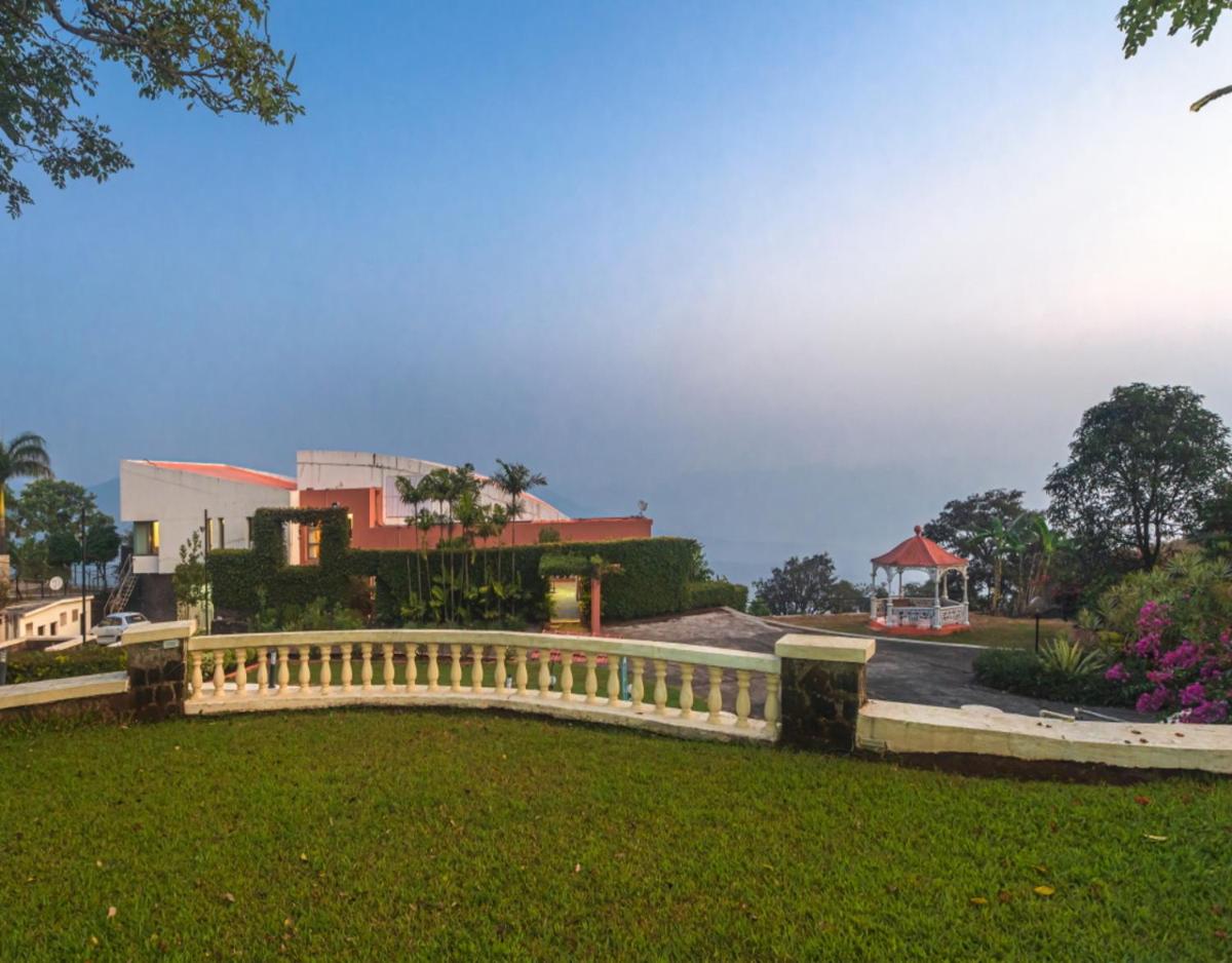 SaffronStays Aurelia, Panchgani - Balinese villa with breathtaking valley views - Hizvo