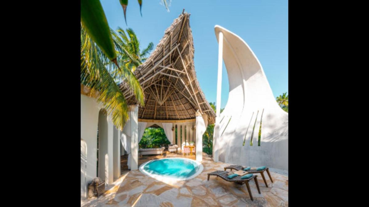 Room in Villa - Xanadu Villas Retreat Mawimbi Villa 2Pa - Housity
