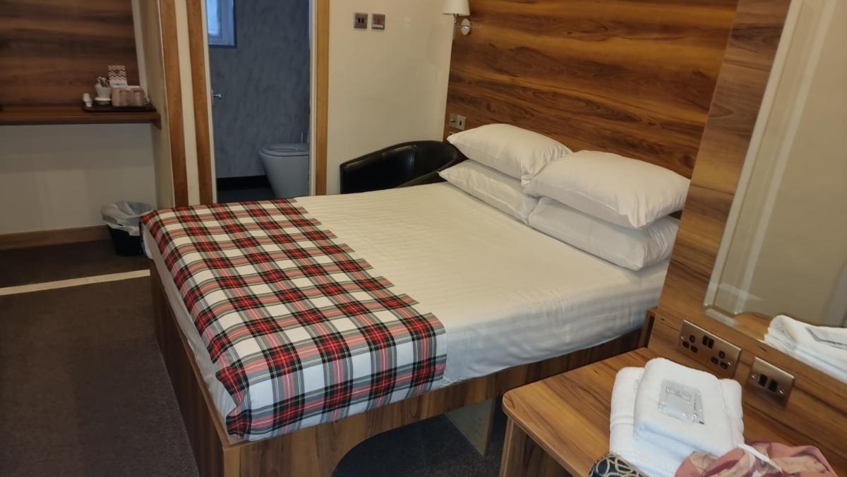 Suitetrails - Hampton Court Guesthouse - City Centre