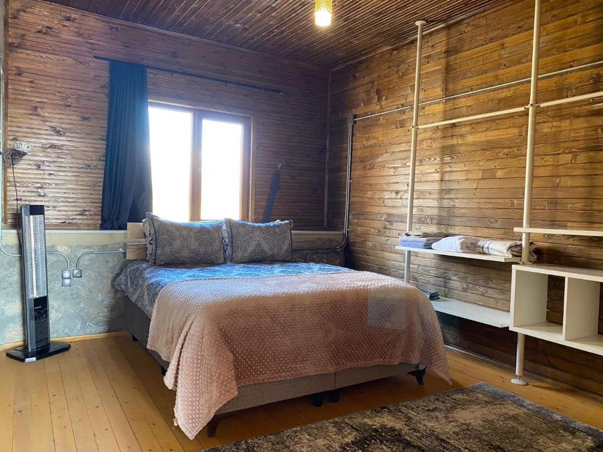 Lovely and Cozy Stone House with Hammam and Fireplace in Iznik, Bursa - Housity