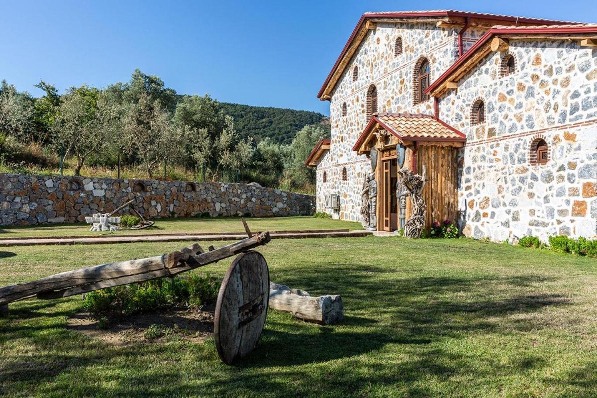 Magnificient Stone House with Private Pool and Jacuzzi in Iznik, Bursa - Housity