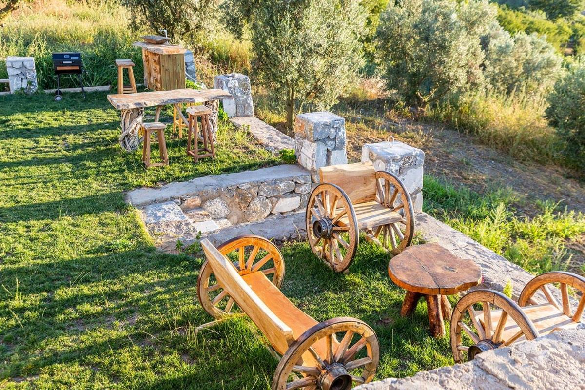 Magnificient Stone House with Private Pool and Jacuzzi in Iznik, Bursa - Housity