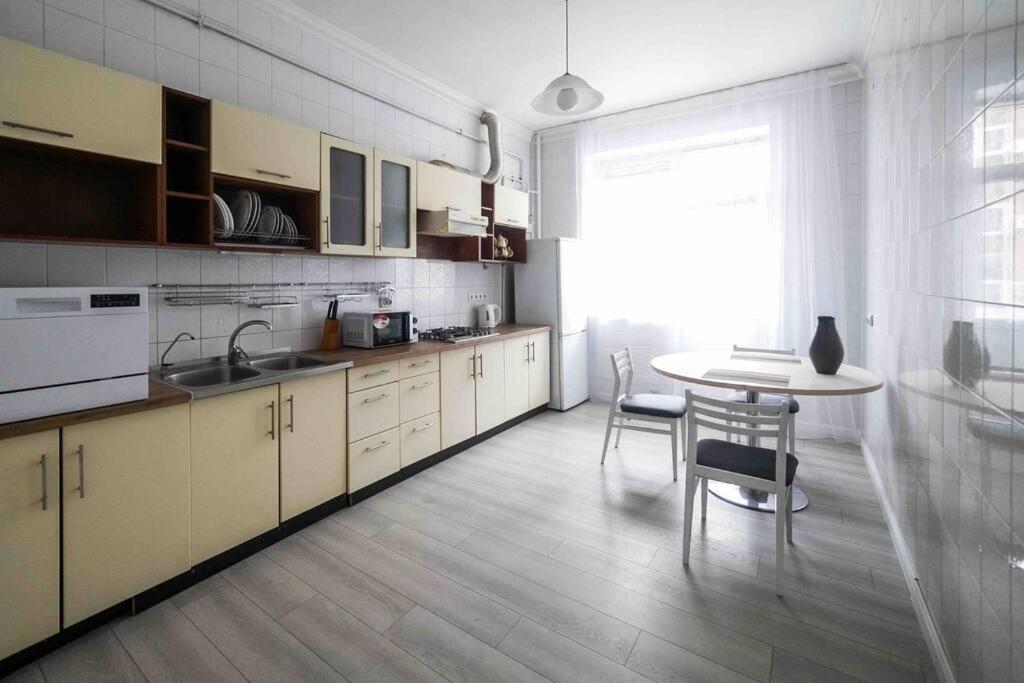 Apartments Chornovola,Lviv - Housity