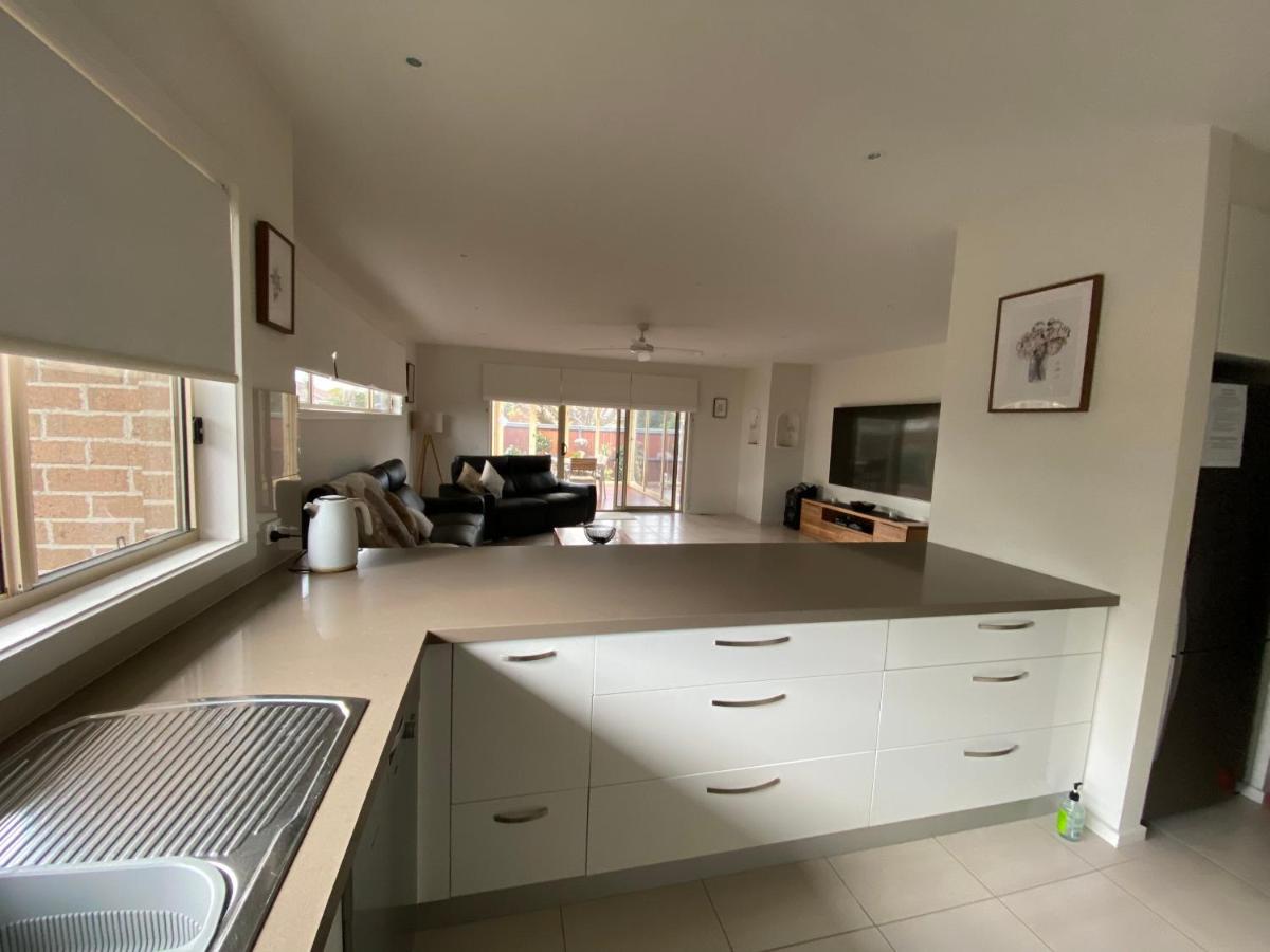 Sun-lovers Beach House - Walk to beach/shops! - Housity