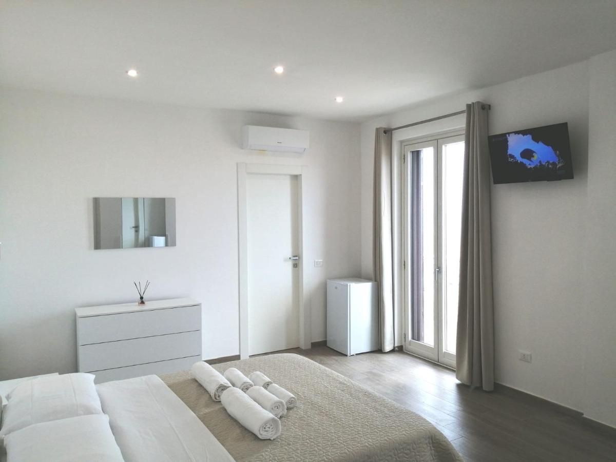 AMARE Bed & Breakfast - Housity