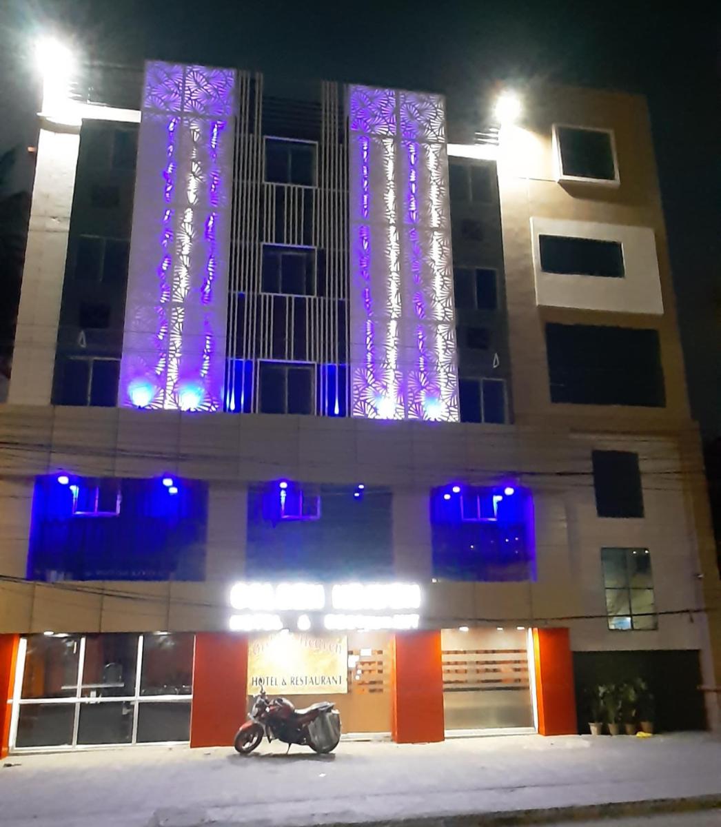 Golden Heaven Hotel - Housity