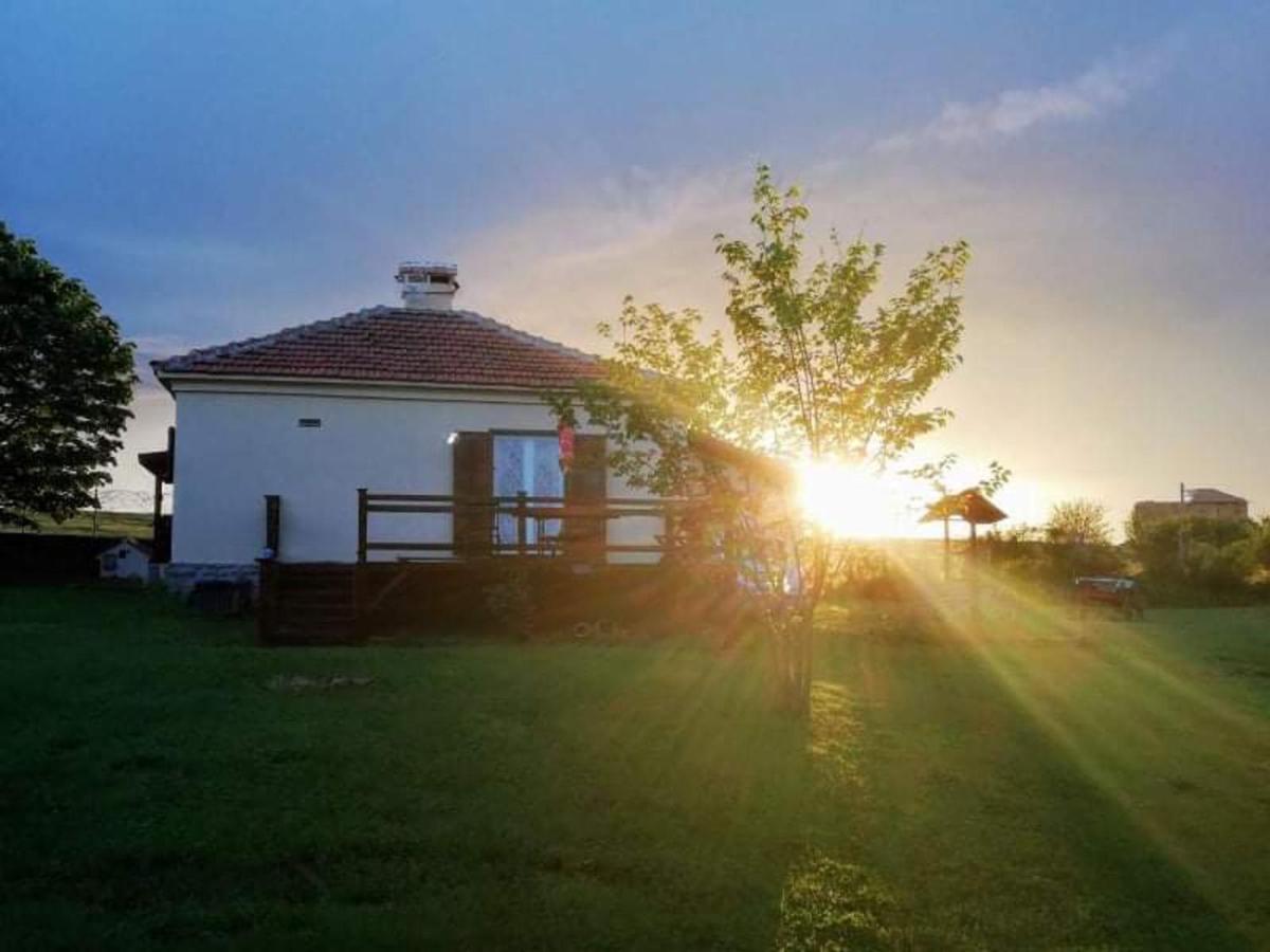 Cozy 1 Bed Cottage in Ognen near Karnobat Burgas - Housity