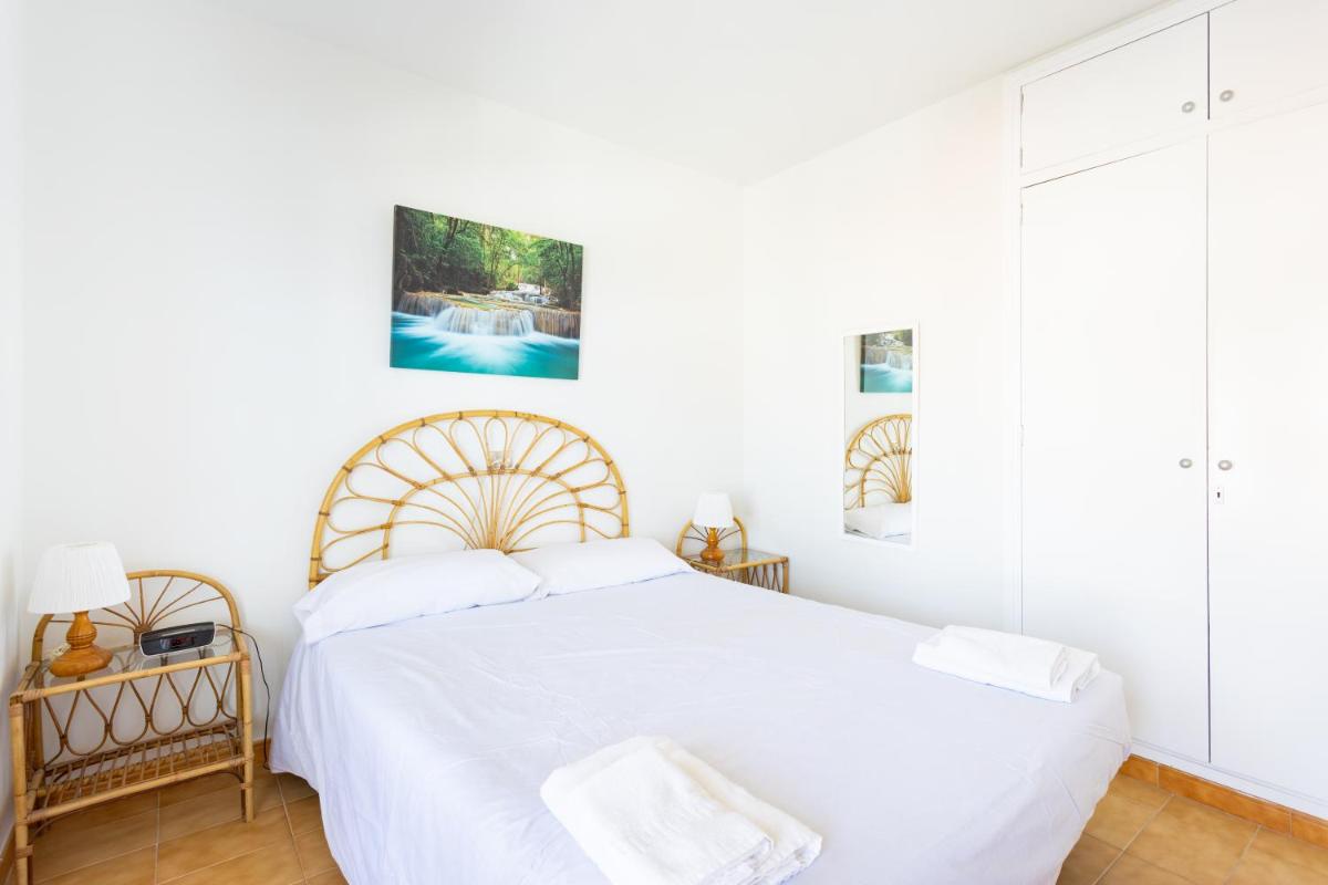 Live Bajamar Luna Balcony & Beach View - Housity